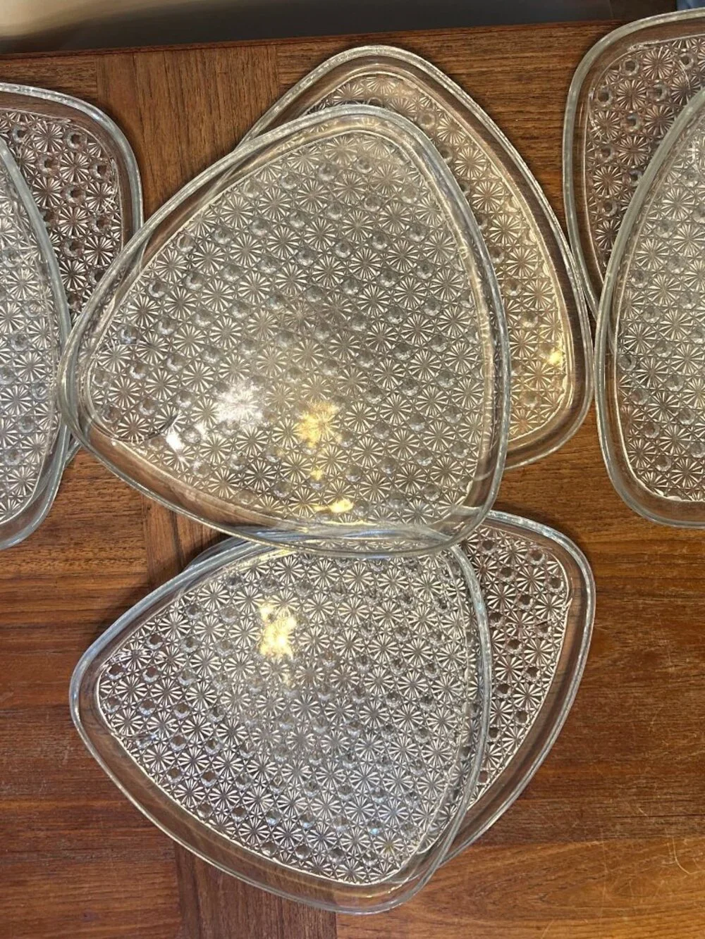 MCM VINTAGE GLASS DAISY PLATES SET 8 ANCHOR HOCKING 1960s